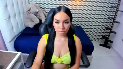 MOLLY online show from 10.25.25