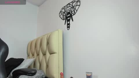 MOLLY online show from 04.14.26