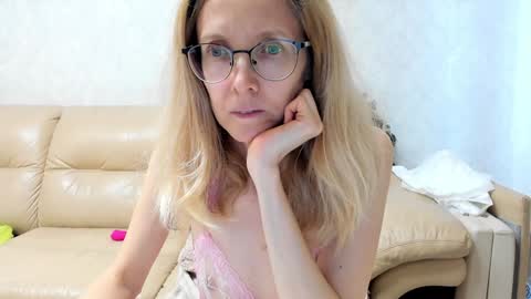 AngelMomm online show from 02.01.25