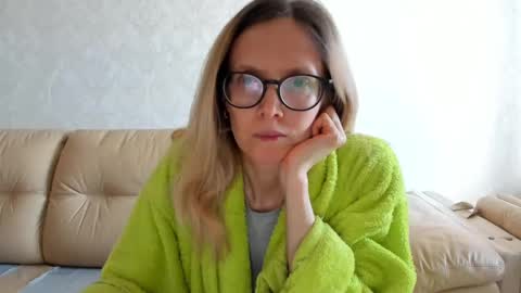 AngelMomm online show from 02.18.25