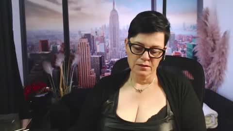 MollySun Nina Randmann online show from 10.12.25