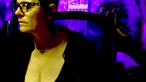 Snapshot of mollysun chatting on 06.04.26 MollySun Nina Randmann online show from 06.04.26