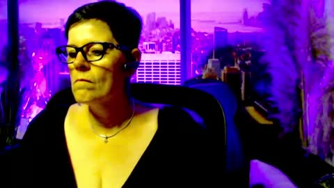 Snapshot of mollysun chatting on 06.21.26 MollySun Nina Randmann online show from 06.21.26