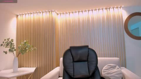 Molly Sunders online show from 03.03.26