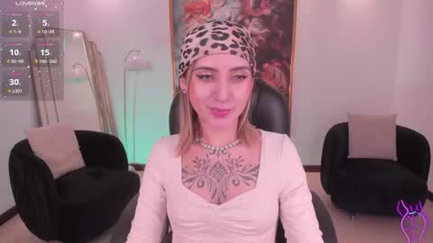 Molly Sunders online show from 03.25.26