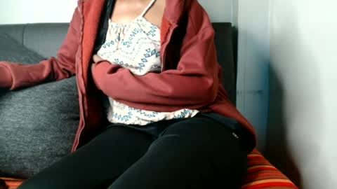 Snapshot of mollyxxxarial chatting on 06.18.26 Molly online show from 06.18.26