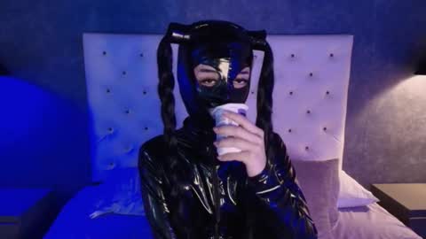 mollyycrystal online show from 11.08.25