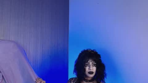 mollyycrystal online show from 11.11.25