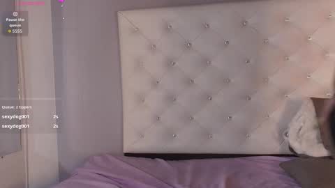 mollyycrystal online show from 12.03.25