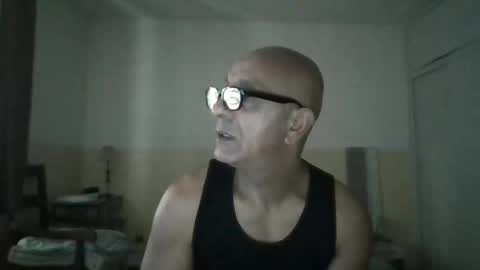 moment71200 online show from 11.19.25