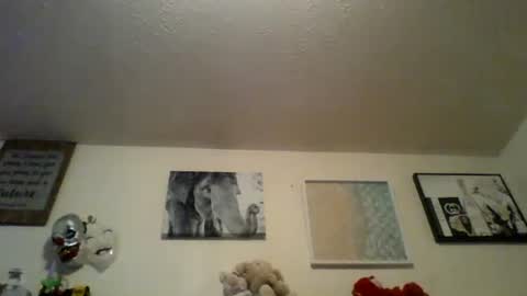 Snapshot of mommabearanpoppabear850 chatting on 09.10.25 mommabearanpoppabear850 online show from 09.10.25