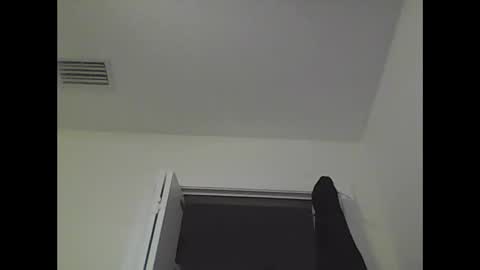 Snapshot of mommabearanpoppabear850 chatting on 10.22.25 mommabearanpoppabear850 online show from 10.22.25