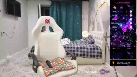 MommmY  online show from 10.10.25