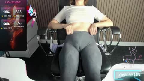 Snapshot of mommy_cum chatting on 11.11.25 Mommy online show from 11.11.25