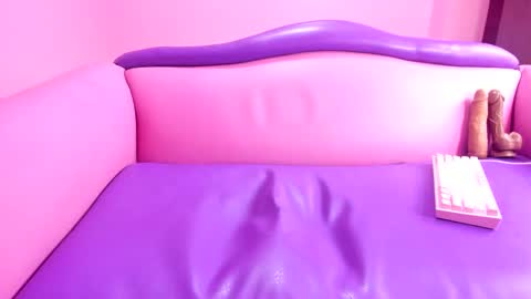 Snapshot of mommy_dirty_squirt chatting on 01.12.25 carolina online show from 01.12.25