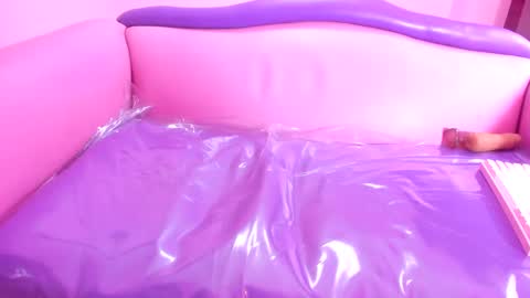 Snapshot of mommy_dirty_squirt chatting on 03.06.25 carolina online show from 03.06.25