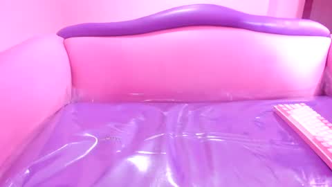 Snapshot of mommy_dirty_squirt chatting on 03.11.25 carolina online show from 03.11.25