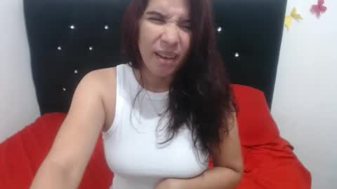 Snapshot of mommy_sexy2 chatting on 09.21.25 zarai online show from 09.21.25