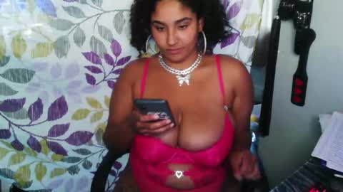 Snapshot of mommybubbles chatting on 09.13.25 Mommy bubbles online show from 09.13.25