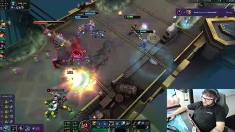 Snapshot of mommysimp69 chatting on 12.13.24 Sky online show from 12.13.24