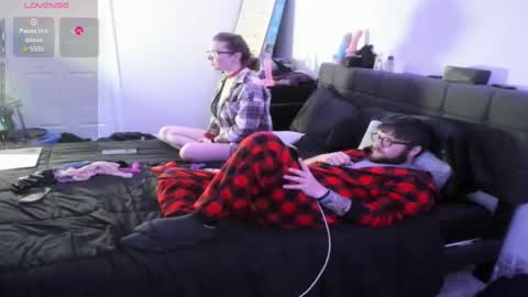 Snapshot of mommysimp69 chatting on 12.23.24 Sky online show from 12.23.24