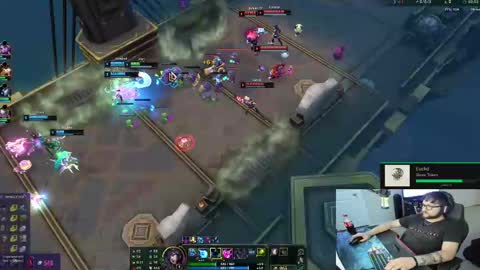 Snapshot of mommysimp69 chatting on 12.30.24 Sky online show from 12.30.24