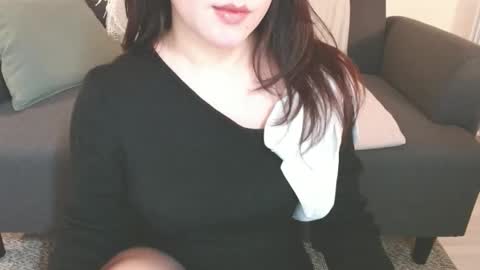 Momo online show from 01.12.25