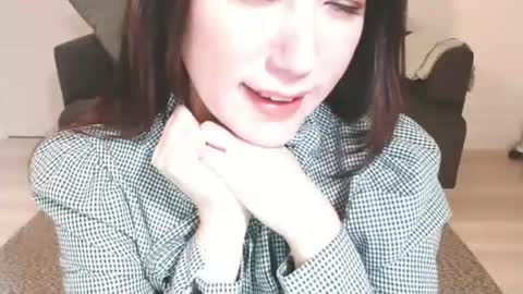 Momo online show from 03.08.25