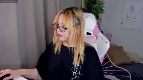 mon1ca_jones online show from 10.20.25