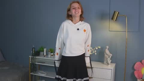 Mona online show from 10.12.25