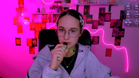 Mona  online show from 04.25.26