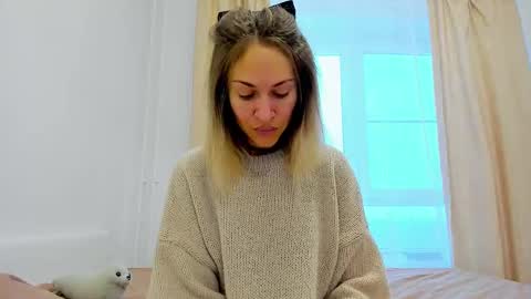 Mona online show from 12.08.24