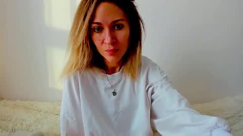 Mona online show from 01.04.25