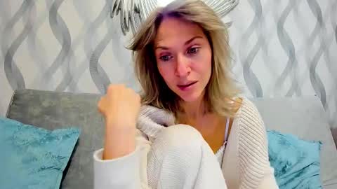 Mona online show from 02.17.25