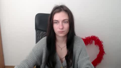 Snapshot of monakali chatting on 10.29.25 monakali online show from 10.29.25