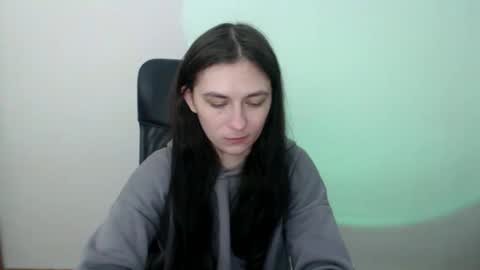 Snapshot of monakali chatting on 11.27.25 monakali online show from 11.27.25