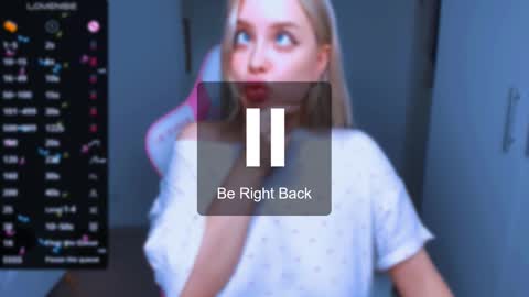 Snapshot of monalauu chatting on 01.06.25 online show from 01.06.25