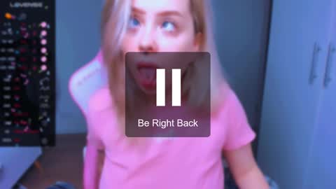 Snapshot of monalauu chatting on 02.05.25 online show from 02.05.25