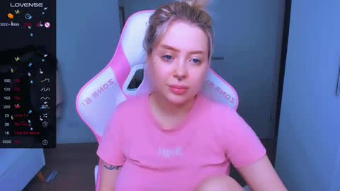 Snapshot of monalauu chatting on 02.06.25 online show from 02.06.25