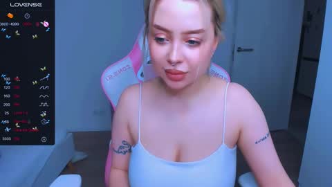 Snapshot of monalauu chatting on 02.27.25 online show from 02.27.25