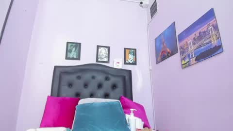 paola online show from 04.18.26