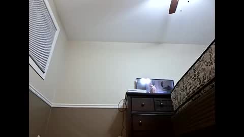 Snapshot of moneyboysaveg548 chatting on 01.19.26 moneyboysaveg548 online show from 01.19.26