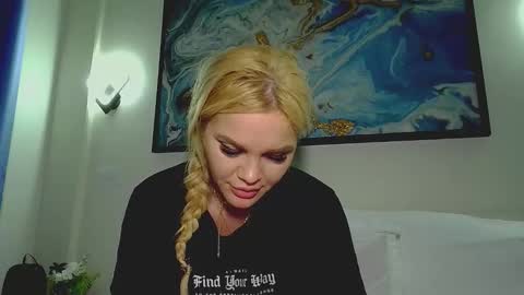 Monica online show from 11.27.25