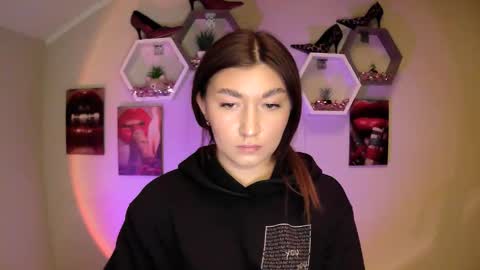 sweet girl and shine body online show from 09.26.25