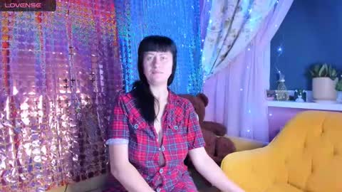 Snapshot of monica_vibe chatting on 12.28.24 Monica online show from 12.28.24
