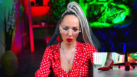 Monika online show from 01.30.25