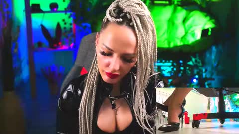 Monika online show from 02.28.25