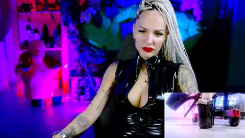 Monika online show from 11.23.25