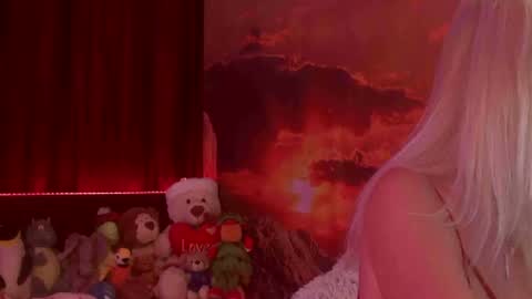 Monika    online show from 01.12.25