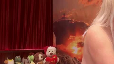 Monika    online show from 02.01.25